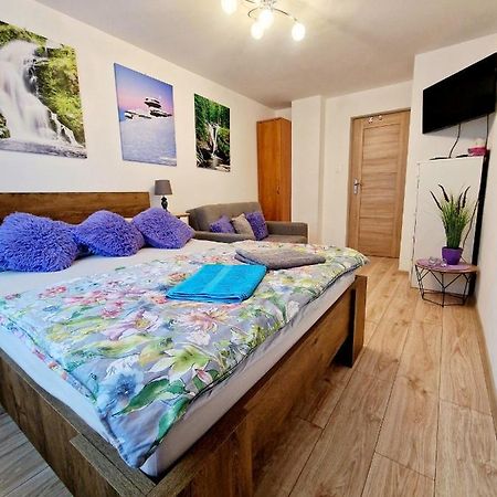 Room4U Mieszkania W Centrum シクラルスカ・ポレンバ エクステリア 写真
